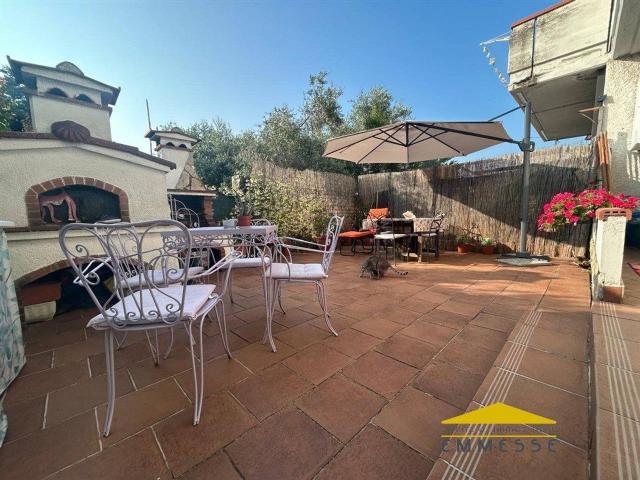 Casa indipendente in vendita a Massa