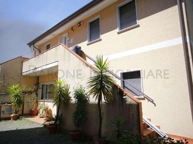 Casa indipendente in vendita a Massa