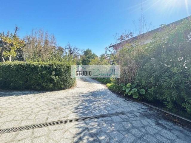 Casa indipendente in vendita a Massa
