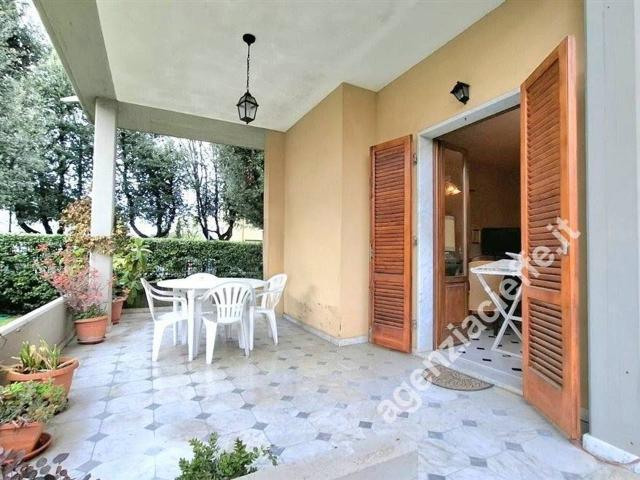 Casa indipendente in vendita a Massa