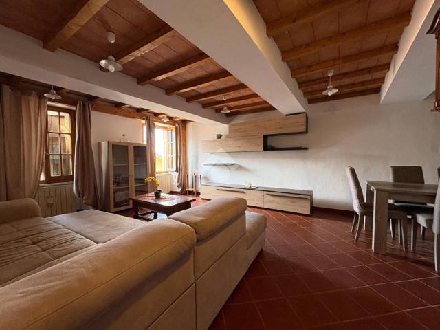 Casa indipendente in vendita a Massa