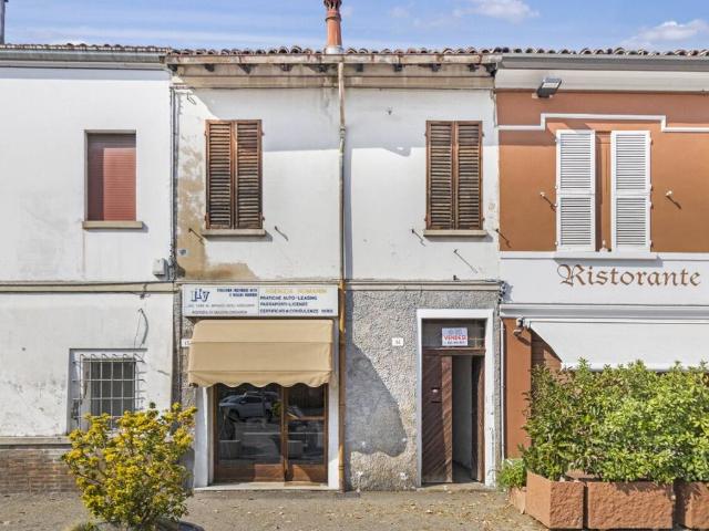 Casa indipendente in vendita a Massa Lombarda RA
