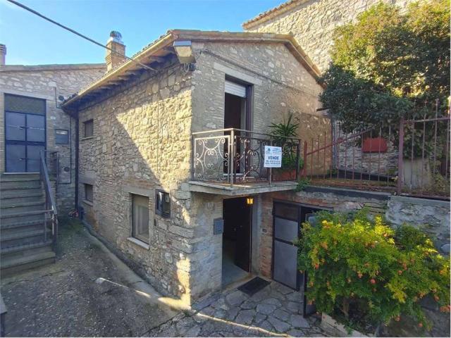 Casa indipendente in vendita a Massa Martana PG
