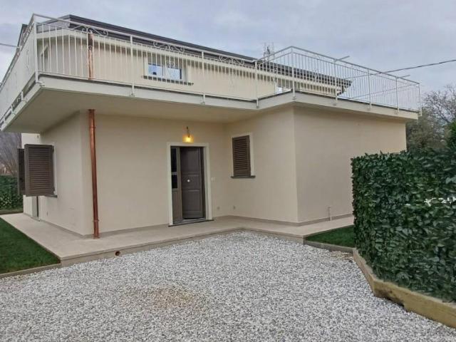 Casa indipendente in vendita a Massa MS