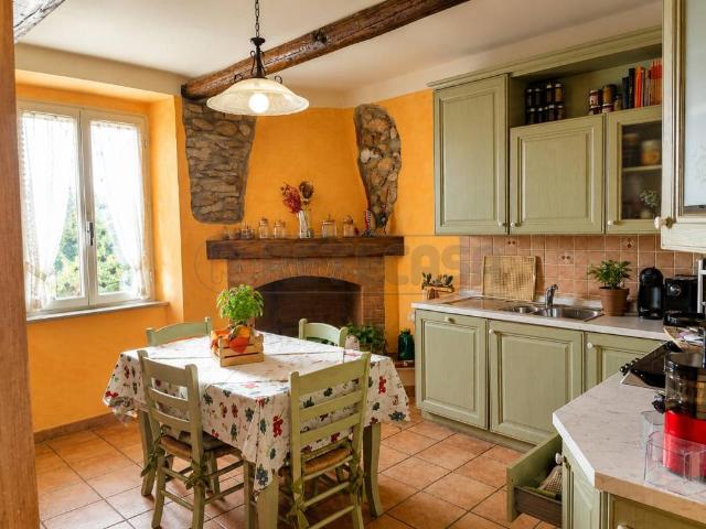 Casa indipendente in vendita a Massa MS