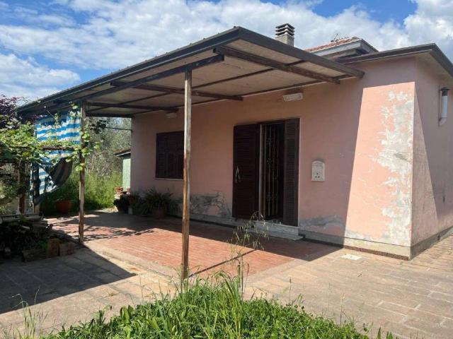 Casa indipendente in vendita a Massa MS