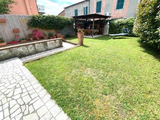 Casa indipendente in vendita a Massa MS