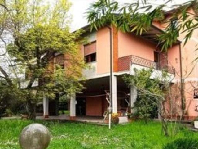 Casa indipendente in vendita a Massa MS