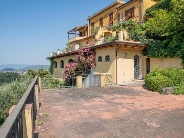 Casa indipendente in vendita a Massa MS