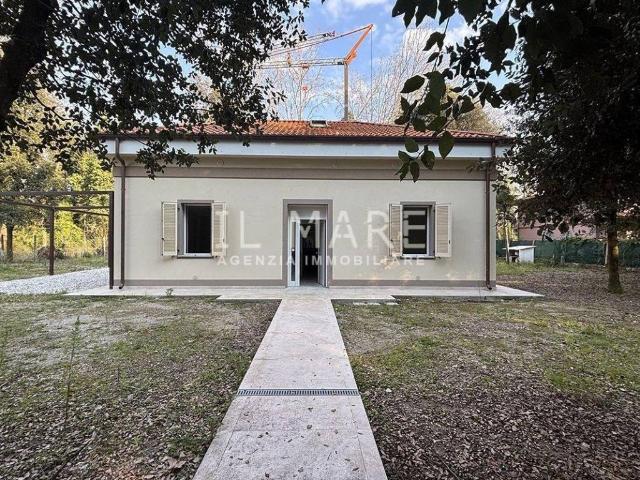 Casa indipendente in vendita a Massa MS