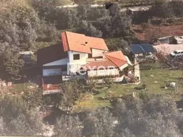 Casa indipendente in vendita a Massa via delle Gorine, Turano