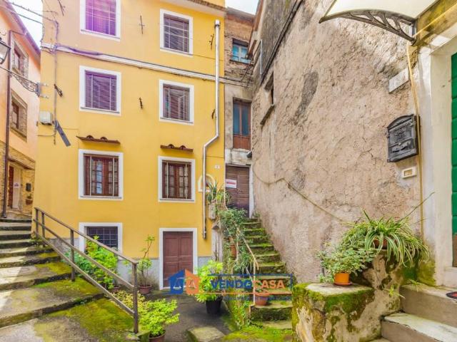 Casa indipendente in vendita a Massa via San Gemignano, San Carlo Antona