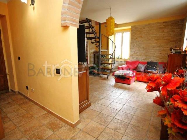 Casa indipendente in vendita a Massa via Tavola, Castagnola