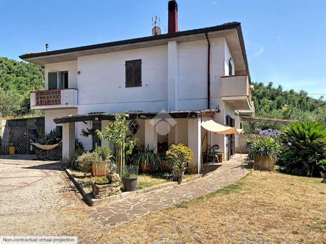 Casa indipendente in vendita a Massarosa LU