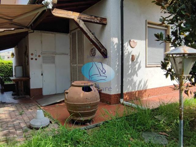 CASA INDIPENDENTE in vendita a Massarosa, Piano di Mommio