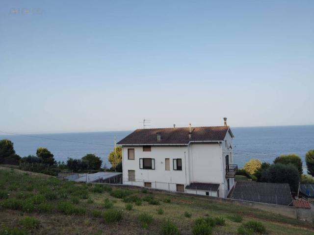 Casa indipendente in vendita a Massignano AP