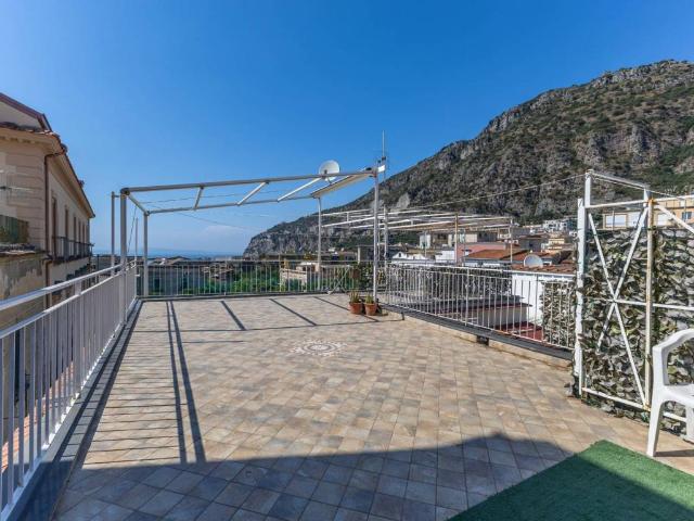 Casa indipendente in vendita a Meta NA