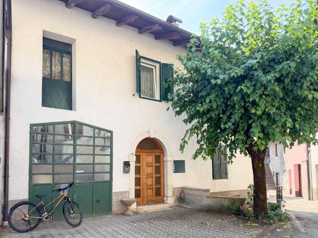 Casa indipendente in vendita a Mezzolombardo TN
