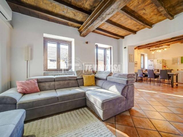 Casa indipendente in vendita a Mezzomerico NO