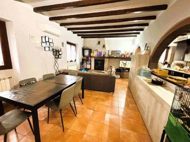 Casa indipendente in vendita a Melegnano MI