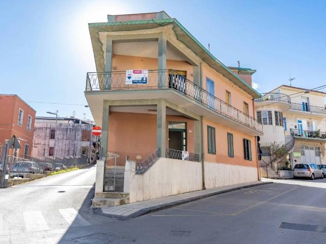 Casa indipendente in vendita a Melilli SR