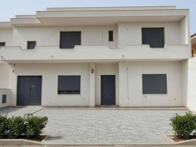 Casa indipendente in vendita a Melissano via Fratelli Cervi, 26