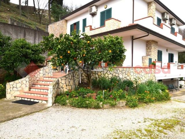 Casa indipendente in vendita a Mercato San Severino SA