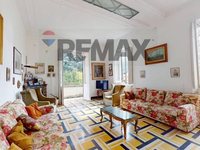 Casa indipendente in vendita a Mignanego GE