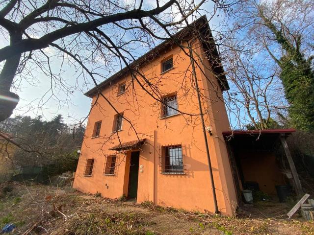 Casa indipendente in vendita a Mignanego GE