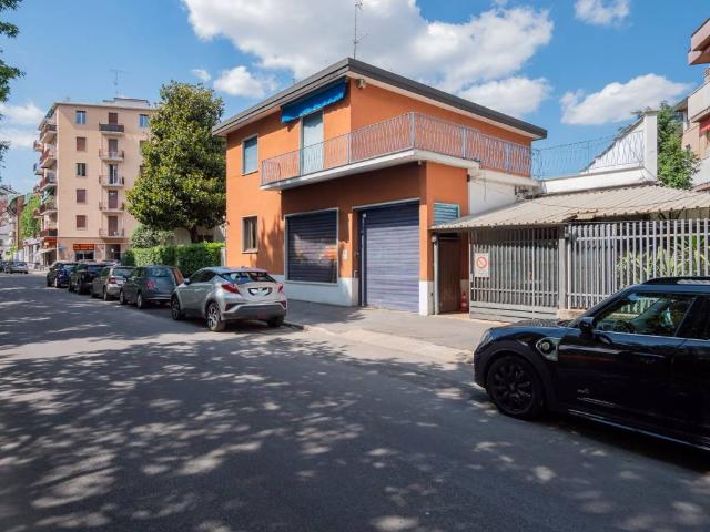 Casa indipendente in vendita a Milano MI