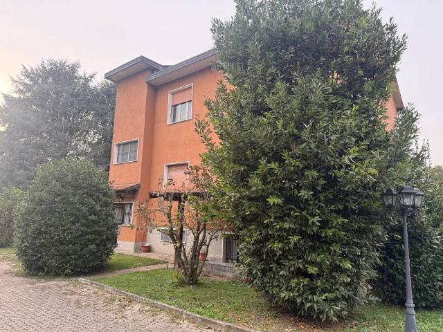 Casa indipendente in vendita a Milano MI
