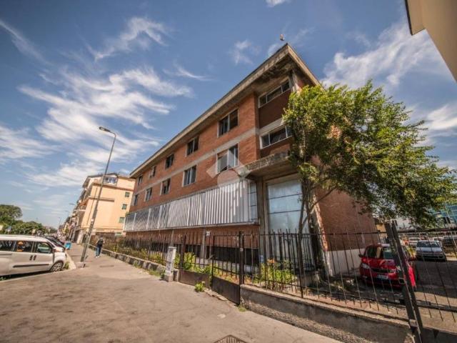 Casa indipendente in vendita a Milano, Rogoredo