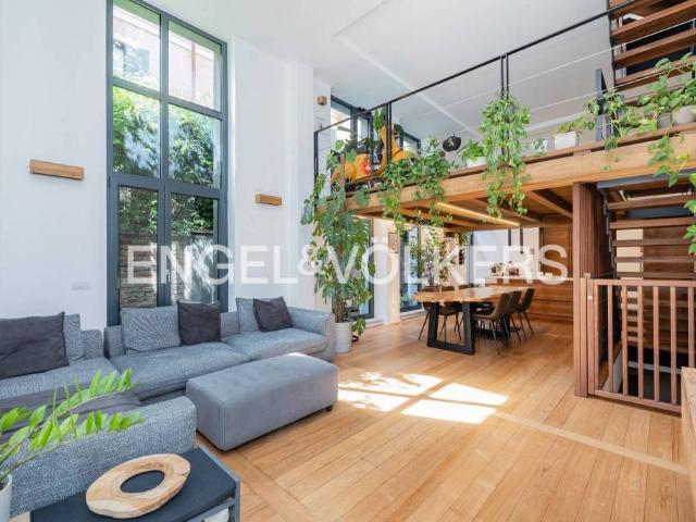 Casa indipendente in vendita a Milano via degli Elemosinieri, 5, Rovereto