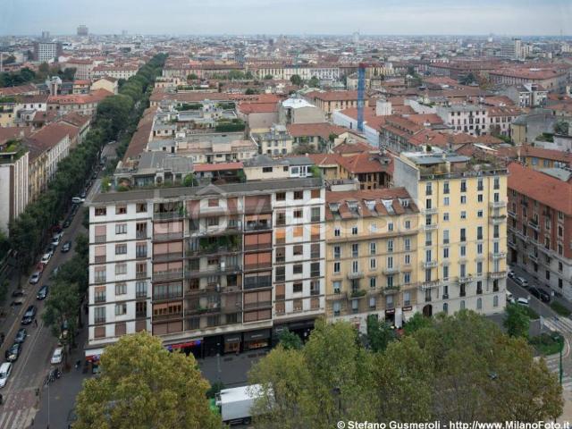 Casa indipendente in vendita a Milano via Giuseppe Revere, Vincenzo Monti