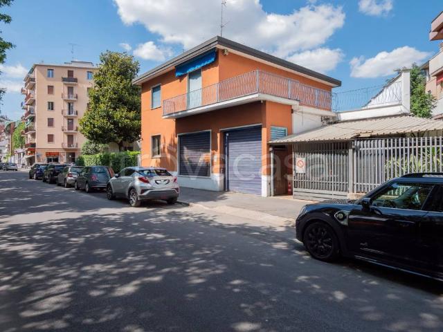 Casa indipendente in vendita a Milano viale Certosa, 242, Musocco