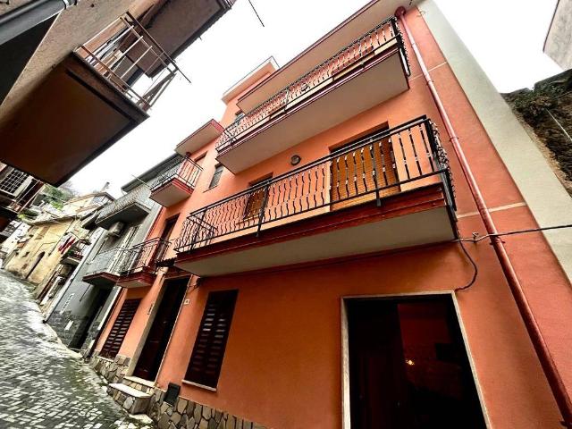 Casa indipendente in vendita a Militello Rosmarino ME