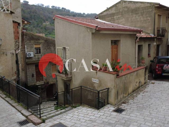 Palazzo / Stabile in vendita a Militello Rosmarino ME