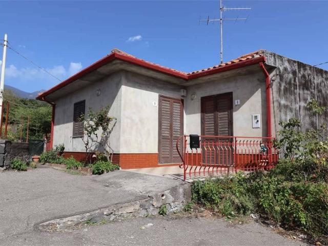 Casa indipendente in vendita a Milo CT