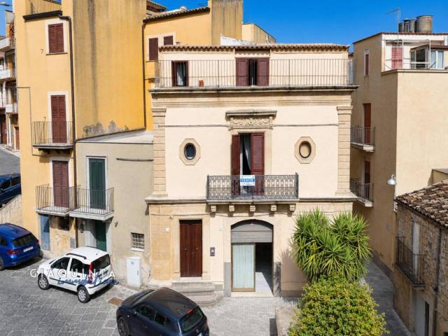 Casa indipendente in vendita a Mineo CT