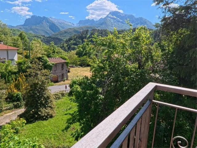 Casa indipendente in vendita a Minucciano LU