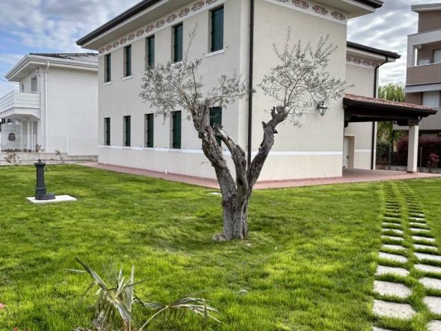 Casa indipendente in vendita a Mira VE
