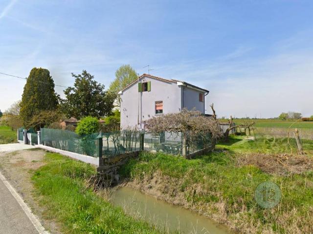 Casa indipendente in vendita a Mirandola MO