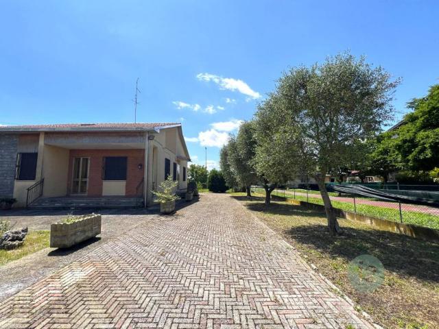 Casa indipendente in vendita a Mirandola MO