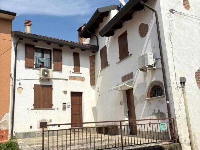 Casa indipendente in vendita a Miradolo Terme PV