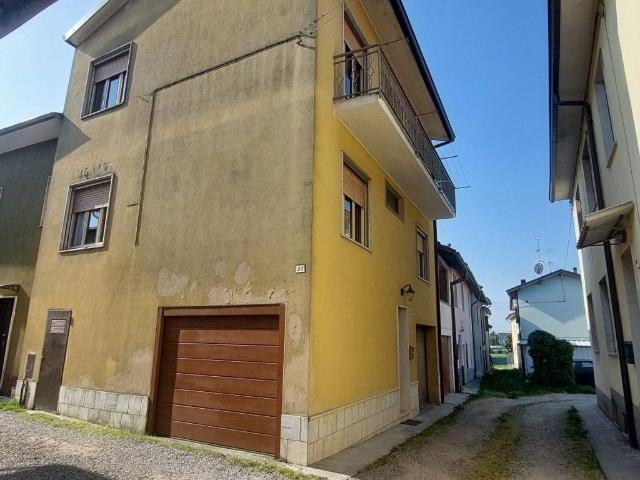 Casa indipendente in vendita a Miradolo Terme PV