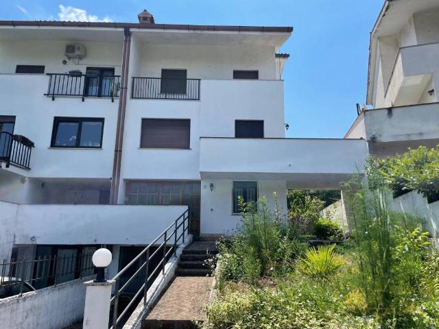 Casa indipendente in vendita a Muggia TS