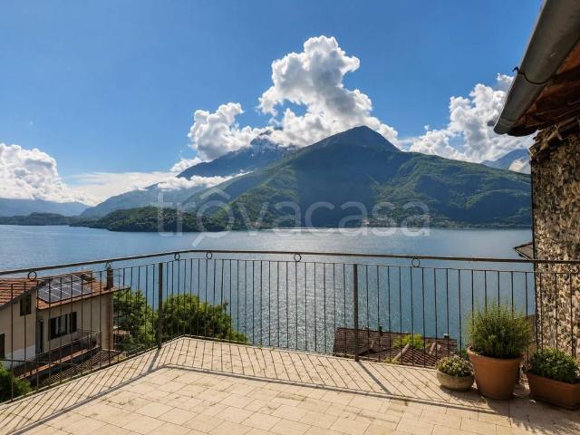 Casa indipendente in vendita a Musso via degli Ulivi