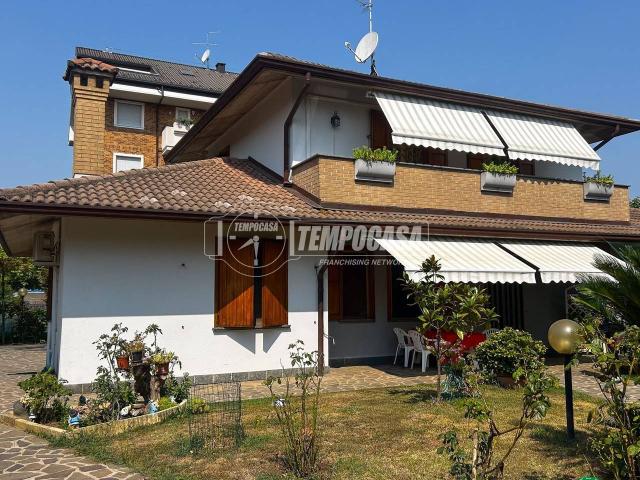 Casa indipendente in vendita a Nova Milanese