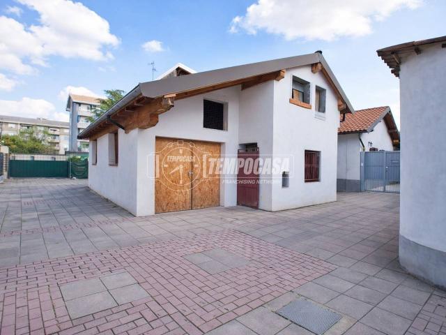 Casa indipendente in vendita a Novara