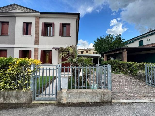 Casa indipendente in vendita a Noventa Vicentina VI